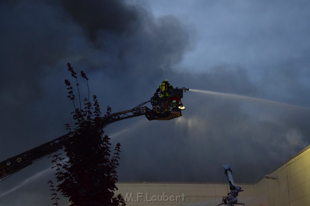Grossbrand Halle Troisdorf Kriegsdorf Junkersring P372.JPG - Miklos Laubert